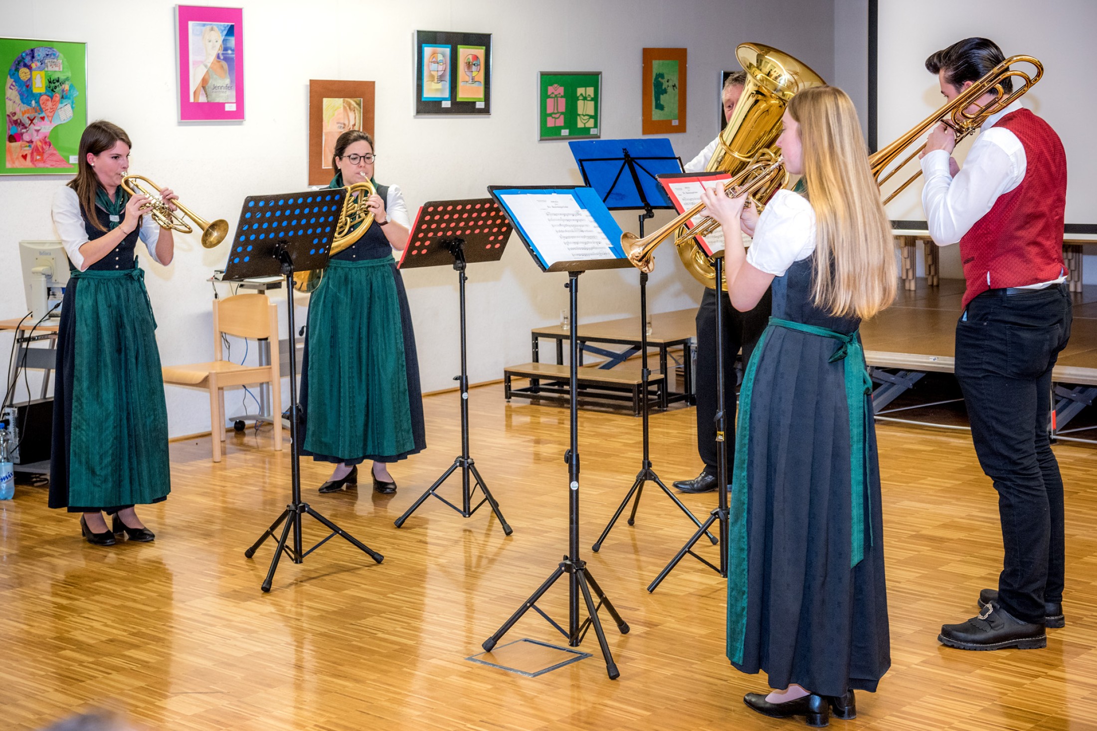 Umrahmt wurde die Feier von einer Bläserabordnung der Garser Bürgermusikkapelle.